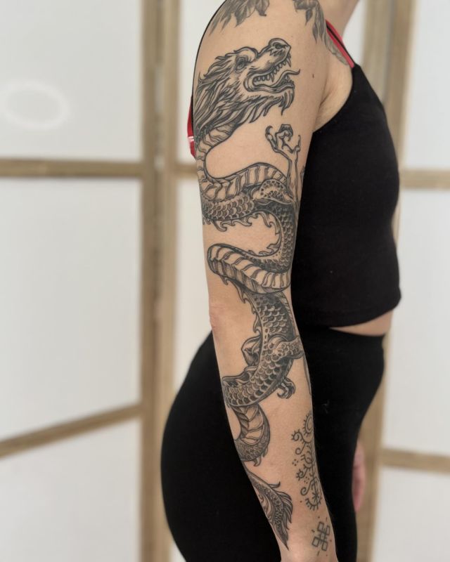 Merci Nastasia pour ton dragon vietnamien 🤍🐉

#tattoo #tatouage #frenchtattoo #tatouagefrance #bordeauxtattoo #inkedgirls #instaart #instagood #dragontattoo